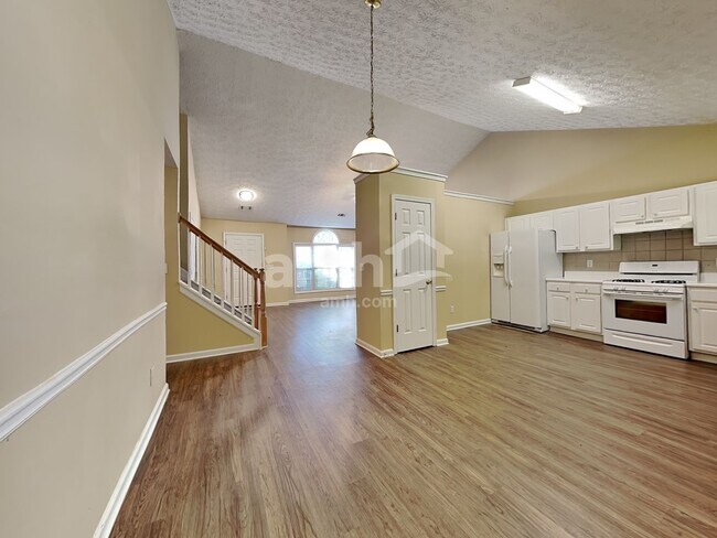 Building Photo - 1305 Carlysle Park Dr