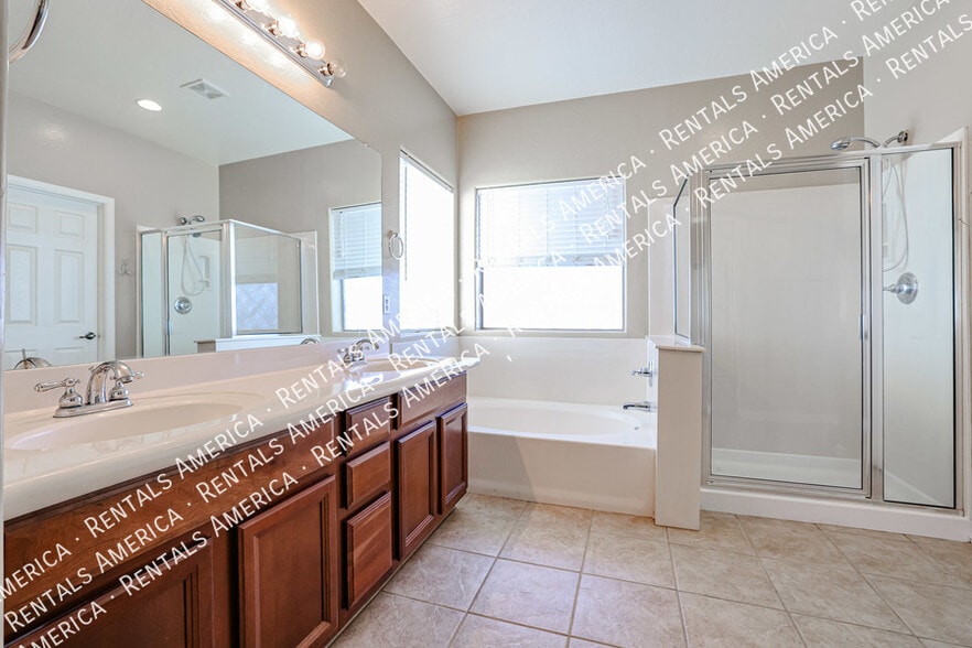 Building Photo - 14958 W Cameron Dr