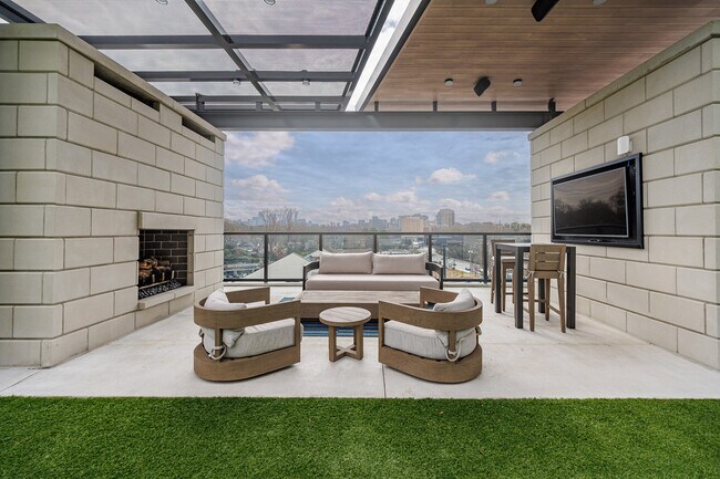 Building Photo - 2425 Peachtree Rd NE