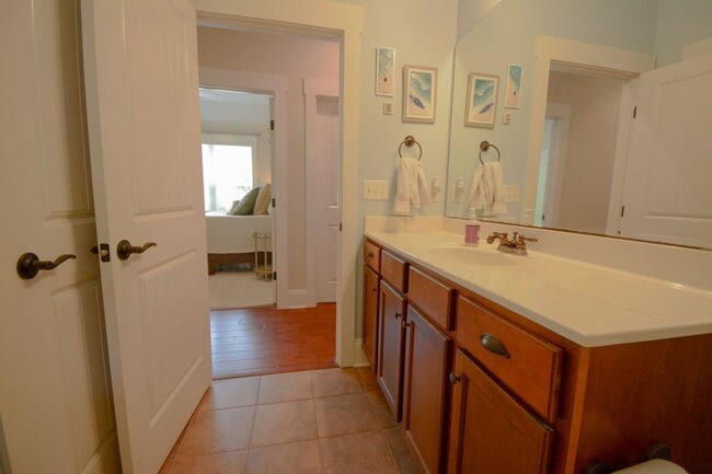 Building Photo - Cozy 3 Bedroom, 2 Bath, Fenced in Backyard in the Neighborhoods of Holly Ridge