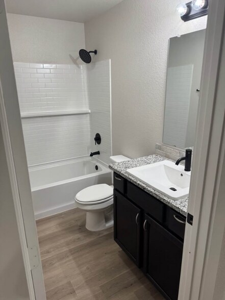Primary Photo - 400 Panhandle Dr