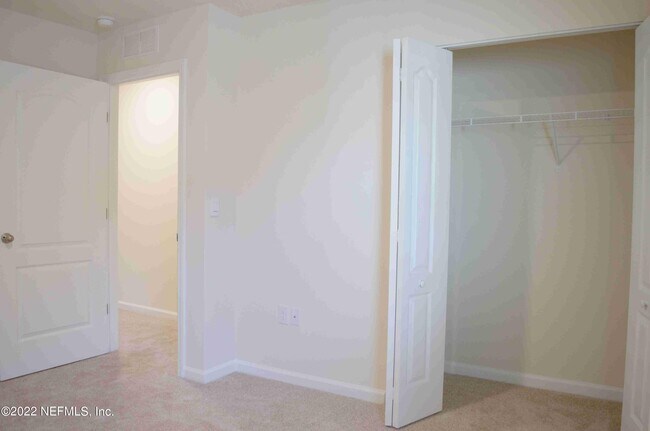 Building Photo - 9543 Star Dr