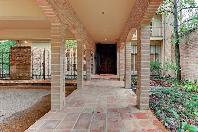 Building Photo - 14 Woodstone St