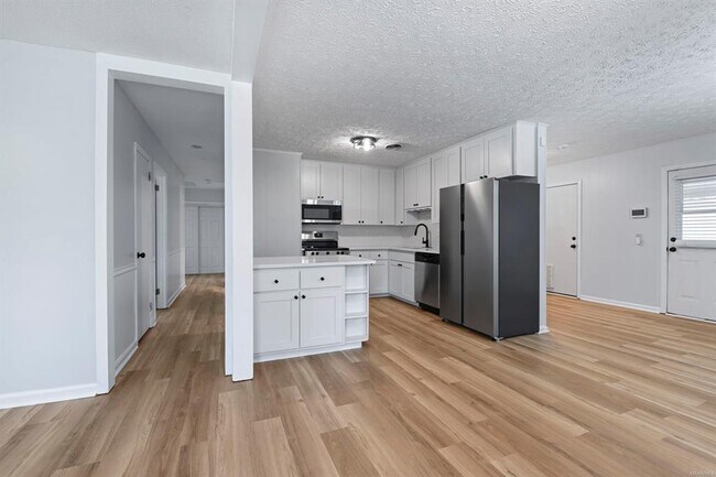 Building Photo - 111 Lori St