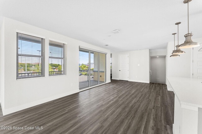 Building Photo - 8663 Ivanhoe Dr