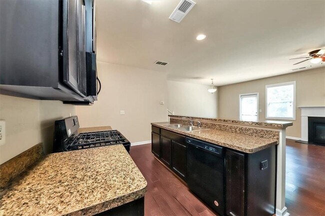 Building Photo - 182 Townview Dr