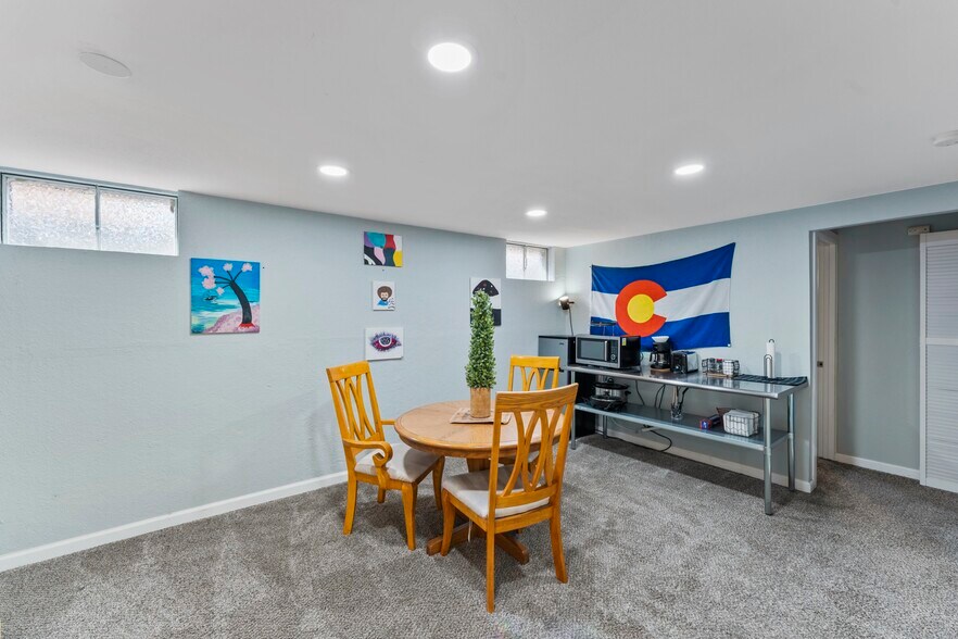 Building Photo - 2628 Green Ridge Dr