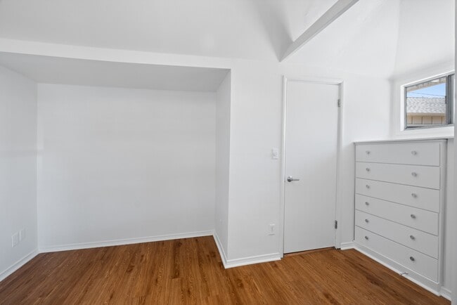 Building Photo - 5342 Emporia Ave