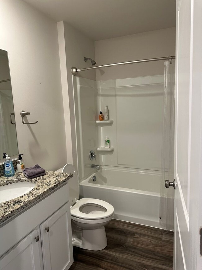 Building Photo - Beautiful 3 Bedroom Home