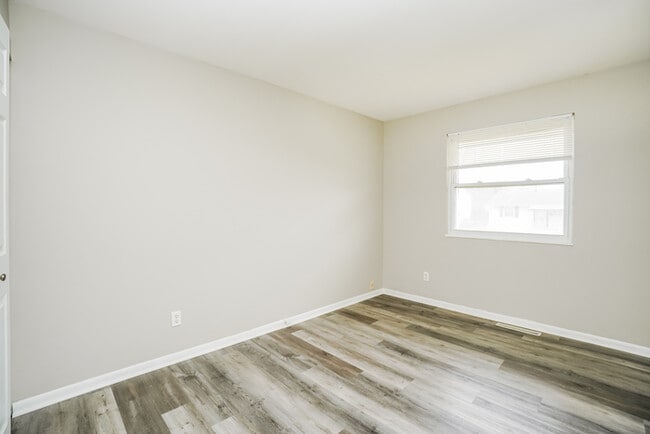 Building Photo - Beautiful Upgraded Multilevel Home