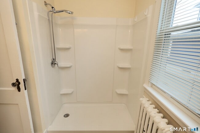 Building Photo - 146 Division St