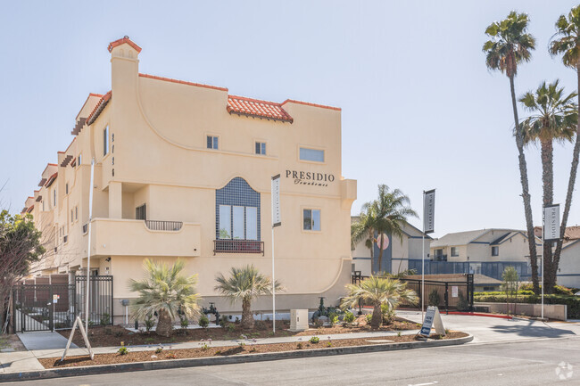 Building Photo - Presidio Townhomes