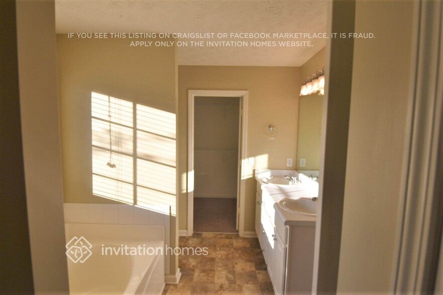 Building Photo - 386 Winslow Ct