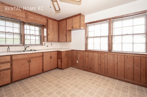 Building Photo - 23250 W 75th St