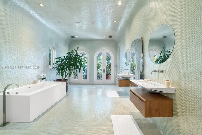 Building Photo - 16 Palm Ave