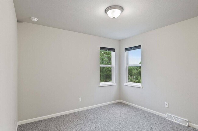 Building Photo - 5834 Lien Rd