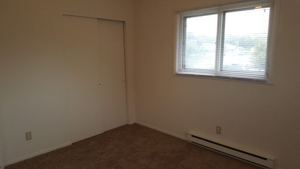 Building Photo - 106 N Holmen Dr