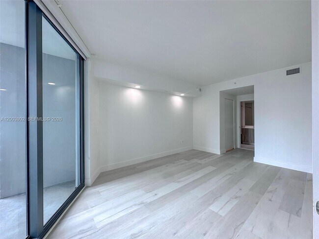 Building Photo - 501 NE 31st St