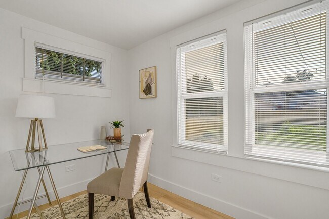 Building Photo - 2724 N Mobile Ave