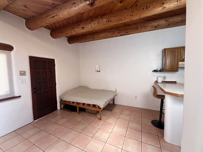 Building Photo - 226 Kit Carson Rd