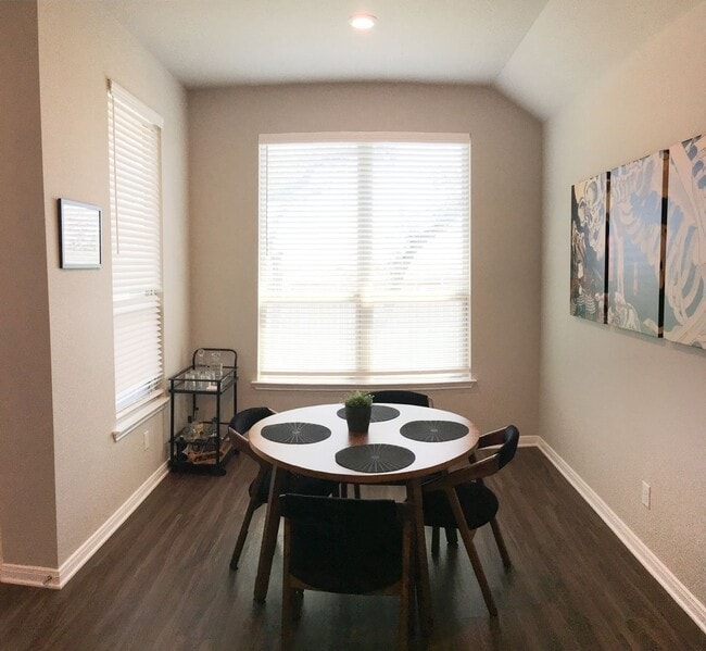Building Photo - 3948 Aransas Dr