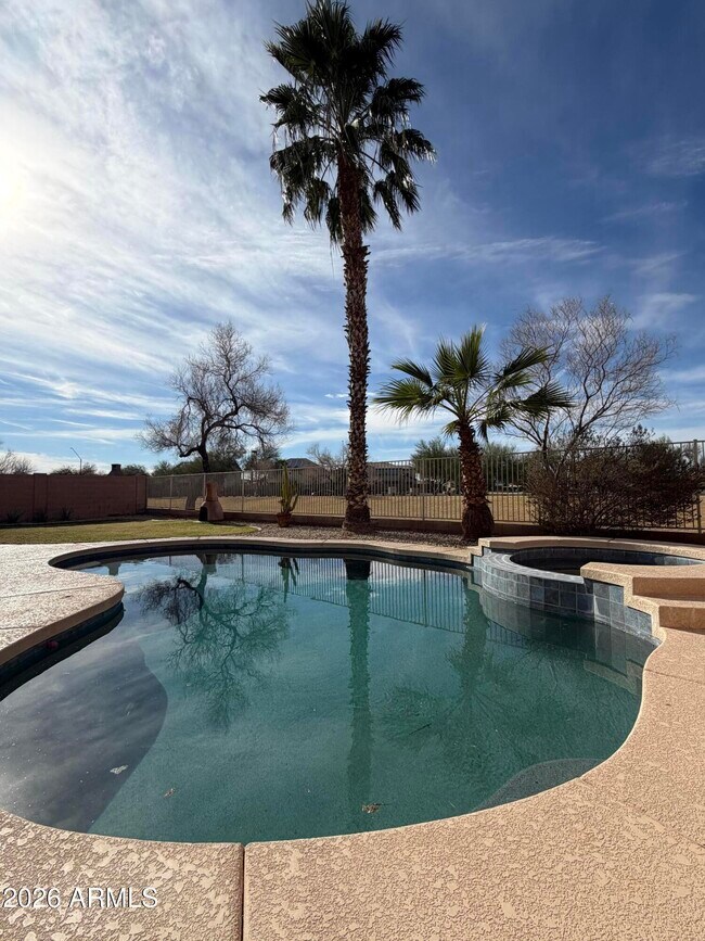 Building Photo - 216 S 166th Dr