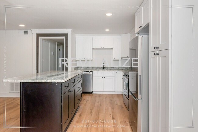Building Photo - 2365 Sybel Dr