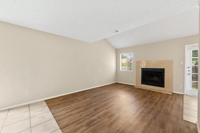 Building Photo - 7602 Woodstone Cove