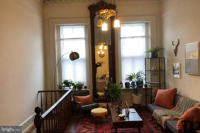 Building Photo - 1906 Fairmount Ave