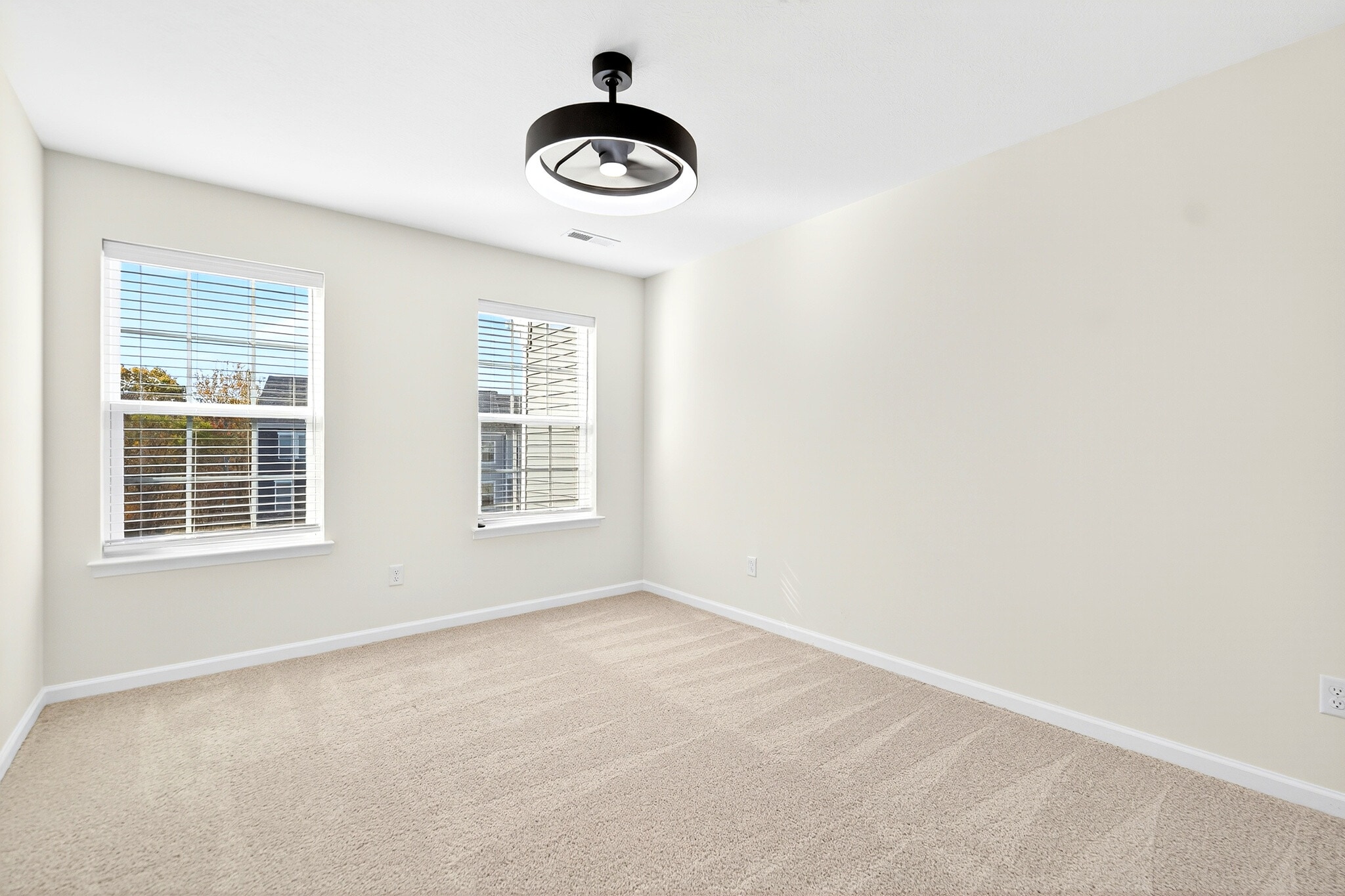 Building Photo - 600 Dana Dr