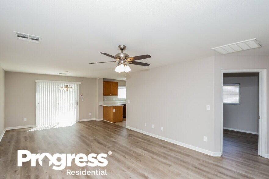 Building Photo - 9522 Green Spruce St