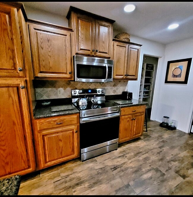 Building Photo - 1719 Brazo Cir