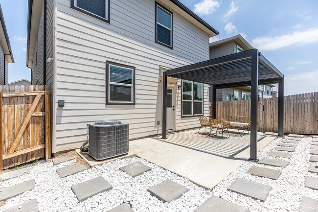 Building Photo - 14839 Vance Jackson Rd