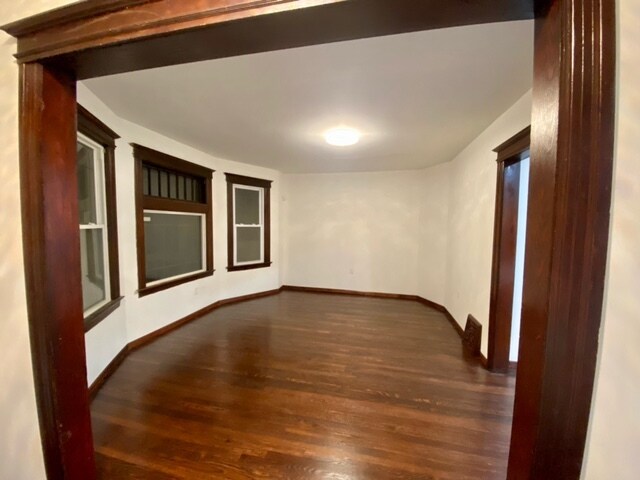 Building Photo - 664 Gladstone Ave