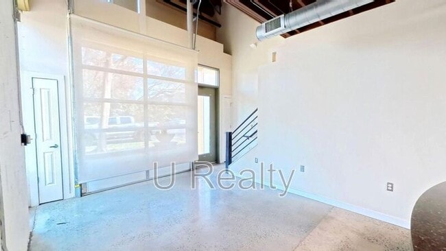 Building Photo - 800 Academy St