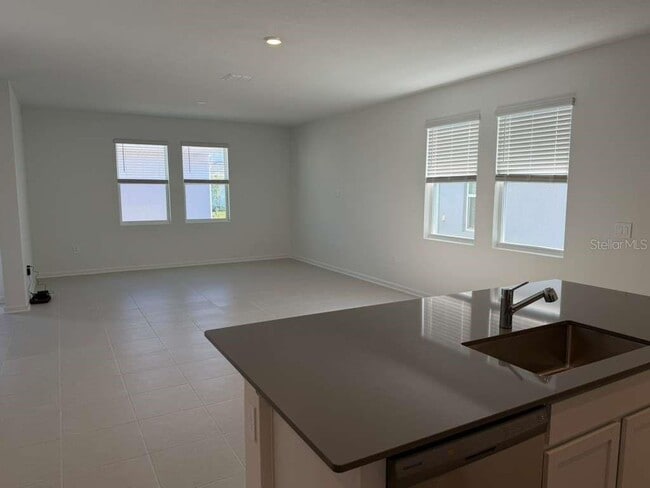 Building Photo - 7381 Ivy Tendril Ave