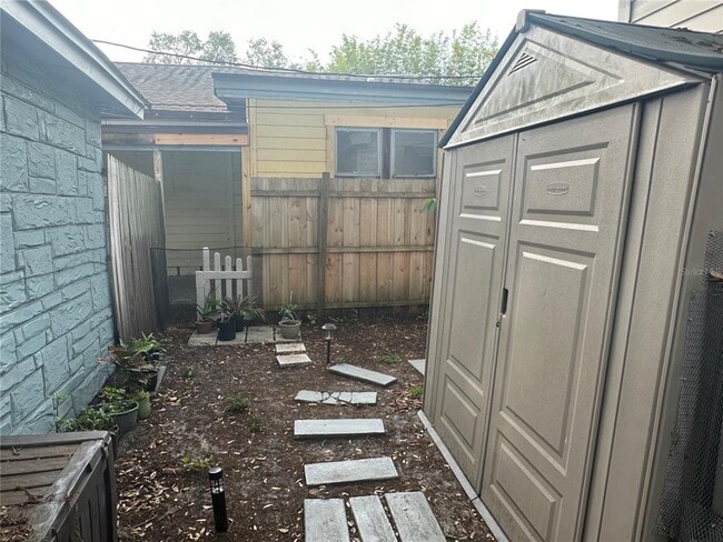 Building Photo - 310 21st Ave S