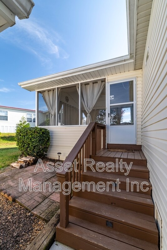 Building Photo - 1322 Silver Charm Way