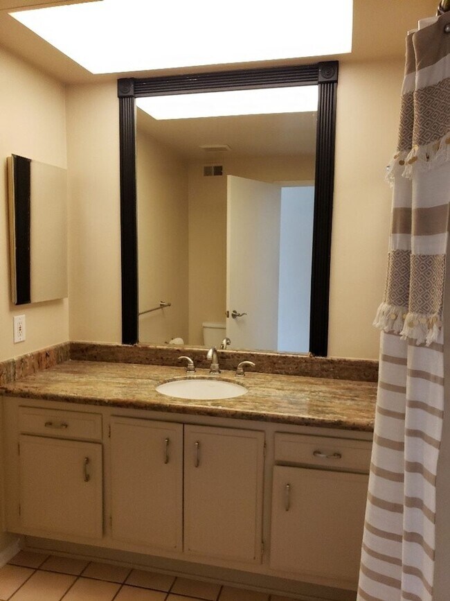 Building Photo - Westminster - Lovely 4 Bedroom 2.5 Bath House for Lease