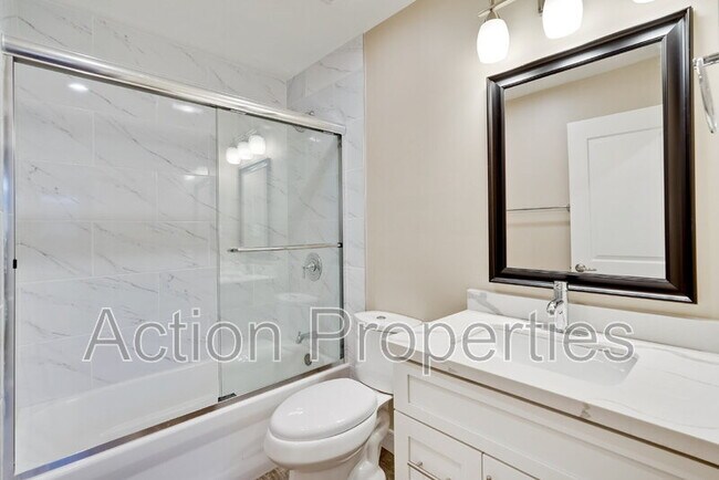 Building Photo - 681 S 13th St