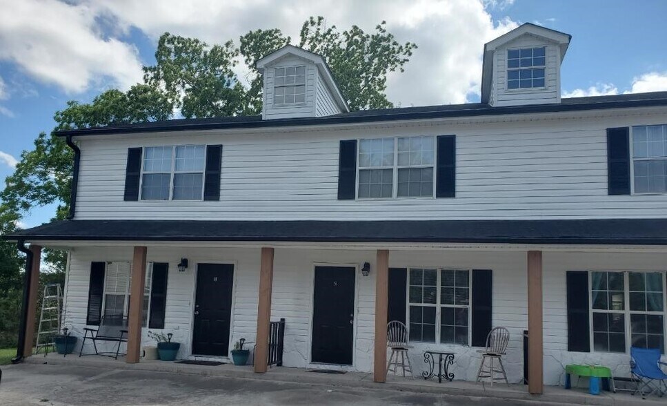 Building Photo - 641 Old Town Rd