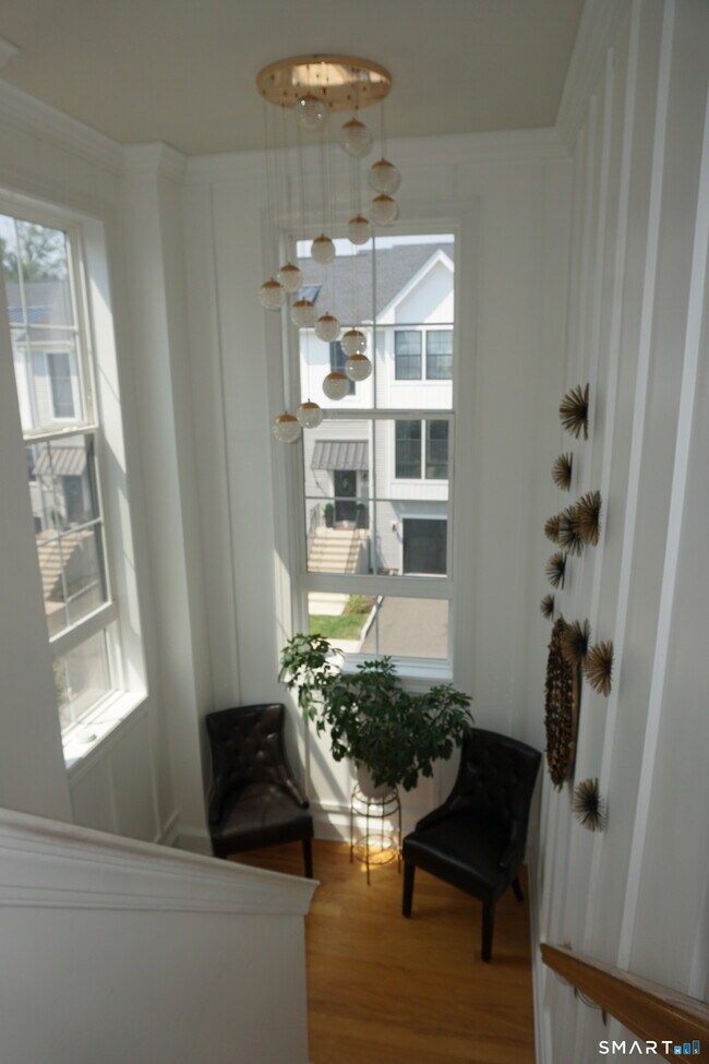 Building Photo - 127 Brentwood Cir