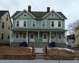 Building Photo - 142 Smith St
