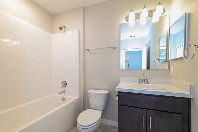 Building Photo - 255 Villavista Ct