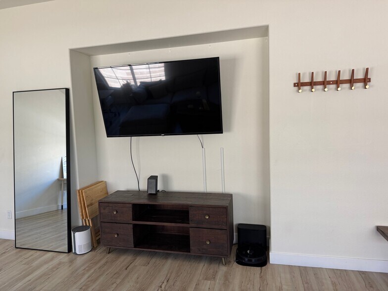 Building Photo - 5554 Merriweather Dr