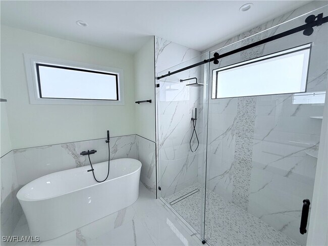 Building Photo - 1821 Desoto Blvd N