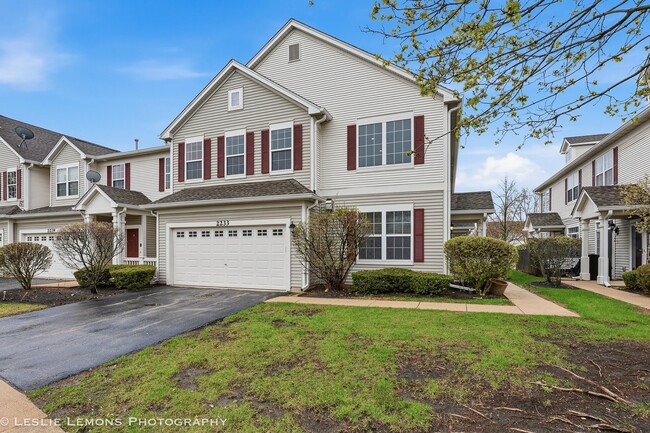 Building Photo - 2233 Hillsboro Ct