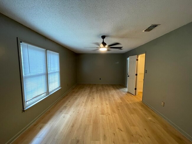Building Photo - 2930 Running Creek Ln