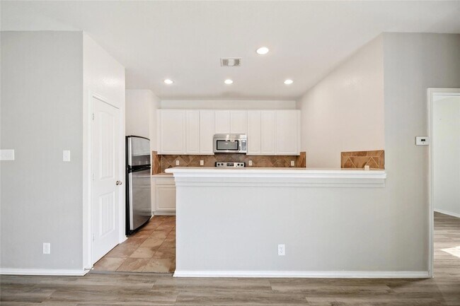 Building Photo - 187 Rummel Dr