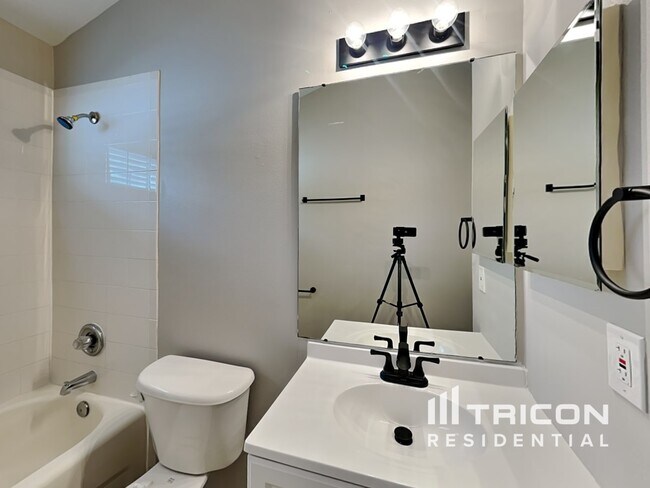 Building Photo - 12719 Standbridge Drive Riverview FL